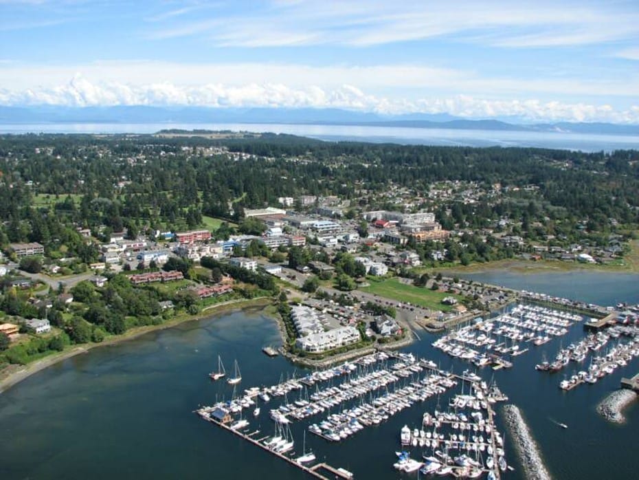 A picture of the Town of Comox.