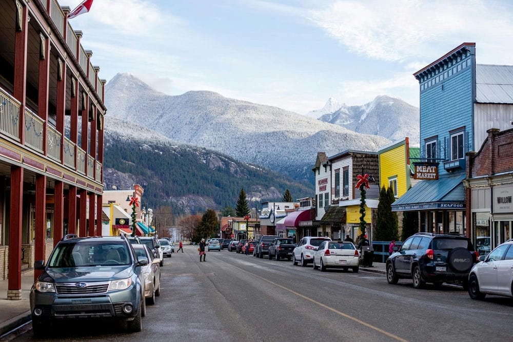 A picture of the Village of Kaslo.