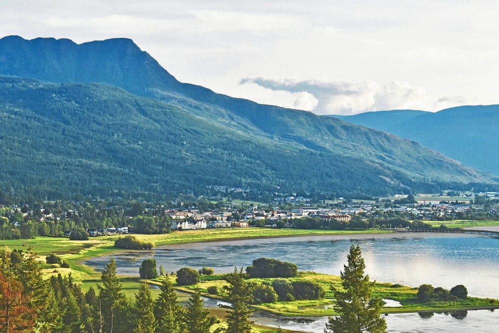 A picture of the City of Salmon Arm.