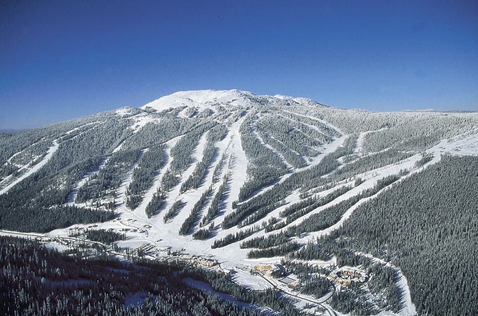 A picture of the Mountain resort municipality[18] of Sun Peaks Mountain.